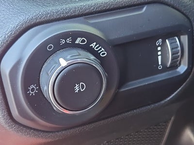 2023 Jeep Wrangler 4-Door Sahara Altitude 4x4