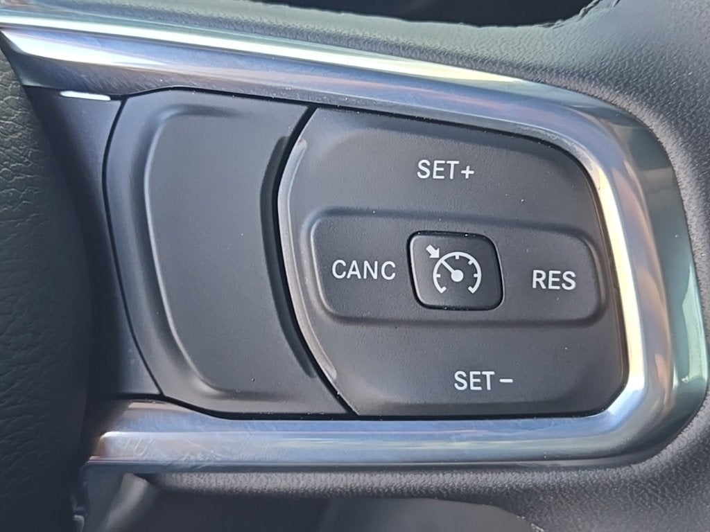 2023 Jeep Wrangler 4-Door Sahara Altitude 4x4