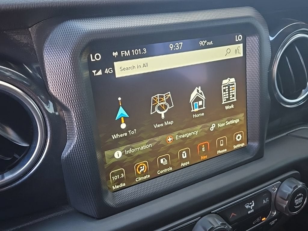 2023 Jeep Wrangler 4-Door Sahara Altitude 4x4
