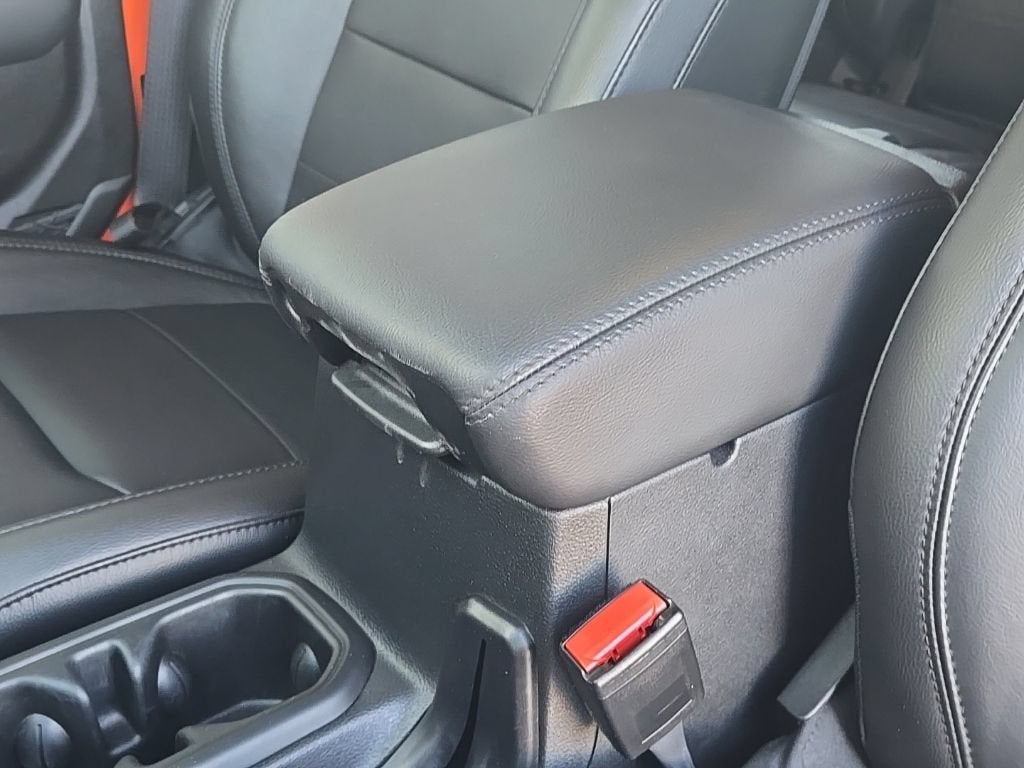 2023 Jeep Wrangler 4-Door Sahara Altitude 4x4