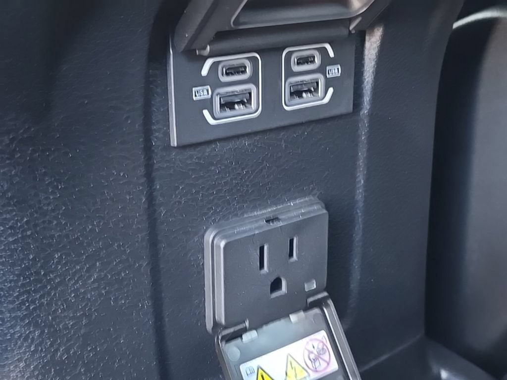 2023 Jeep Wrangler 4-Door Sahara Altitude 4x4