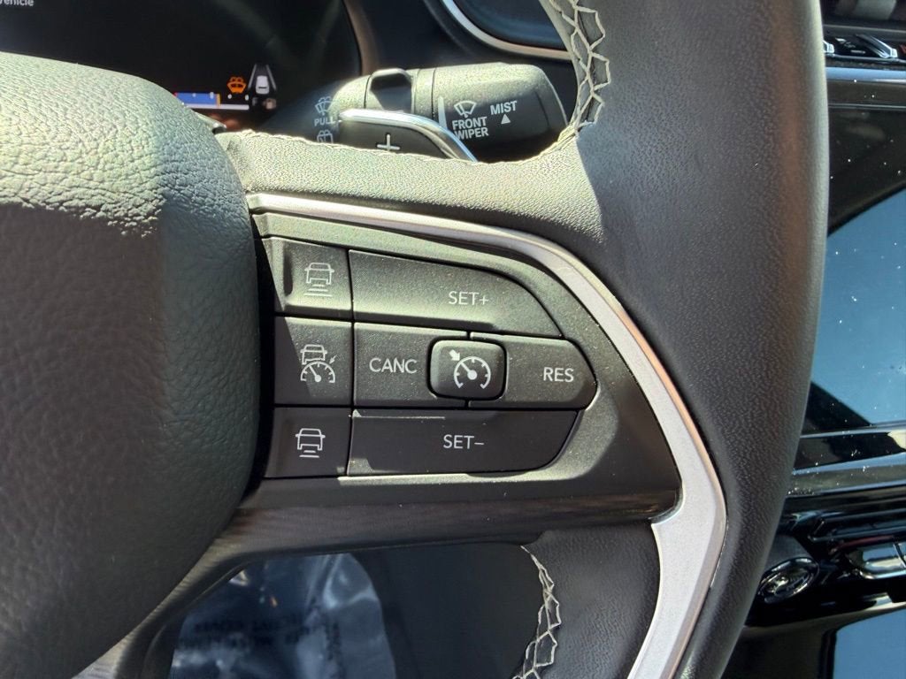 2023 Jeep Grand Cherokee L Laredo