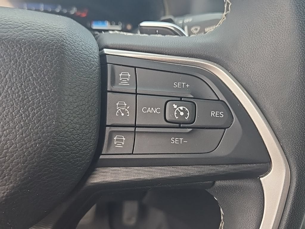 2023 Jeep Grand Cherokee L Laredo