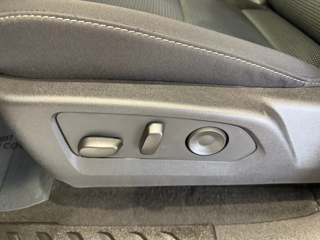 2026 Chevrolet Colorado LT - Photo 13