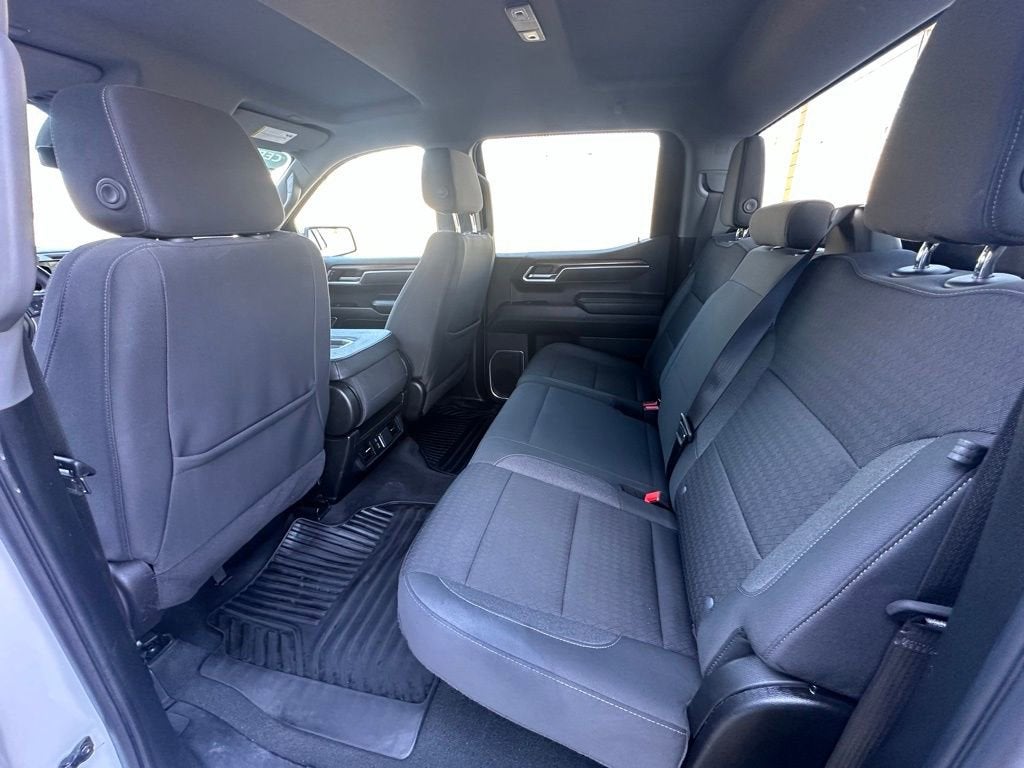 2025 Chevrolet Silverado 1500 LT - Photo 15