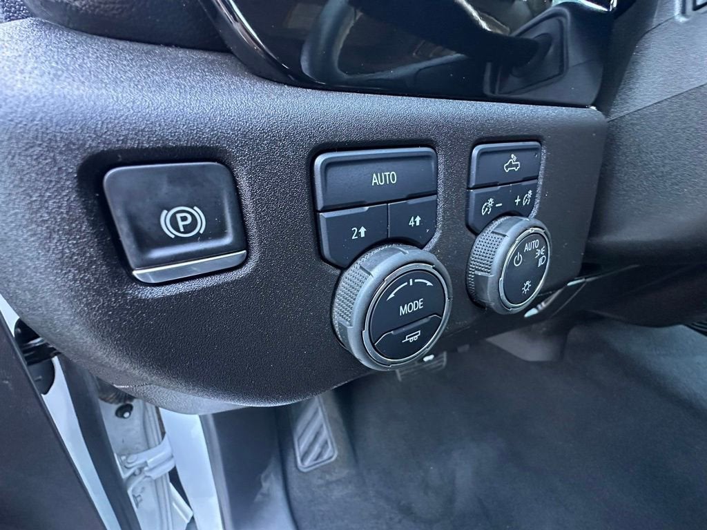 2025 Chevrolet Silverado 1500 LT - Photo 26