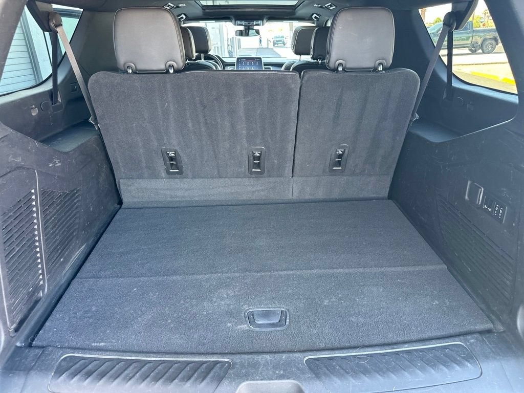 2022 GMC Yukon XL SLT