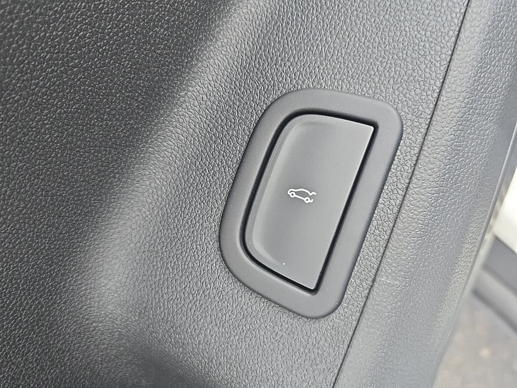 2026 Chevrolet Traverse LT - Photo 13
