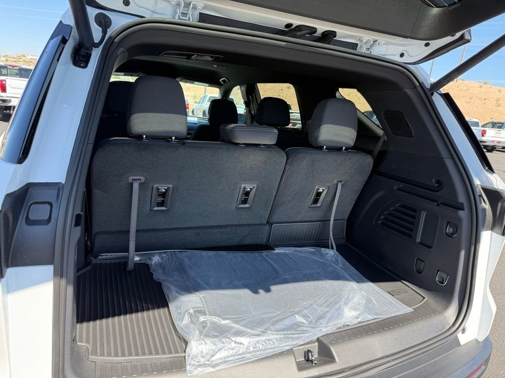 2026 Chevrolet Traverse LT - Photo 18