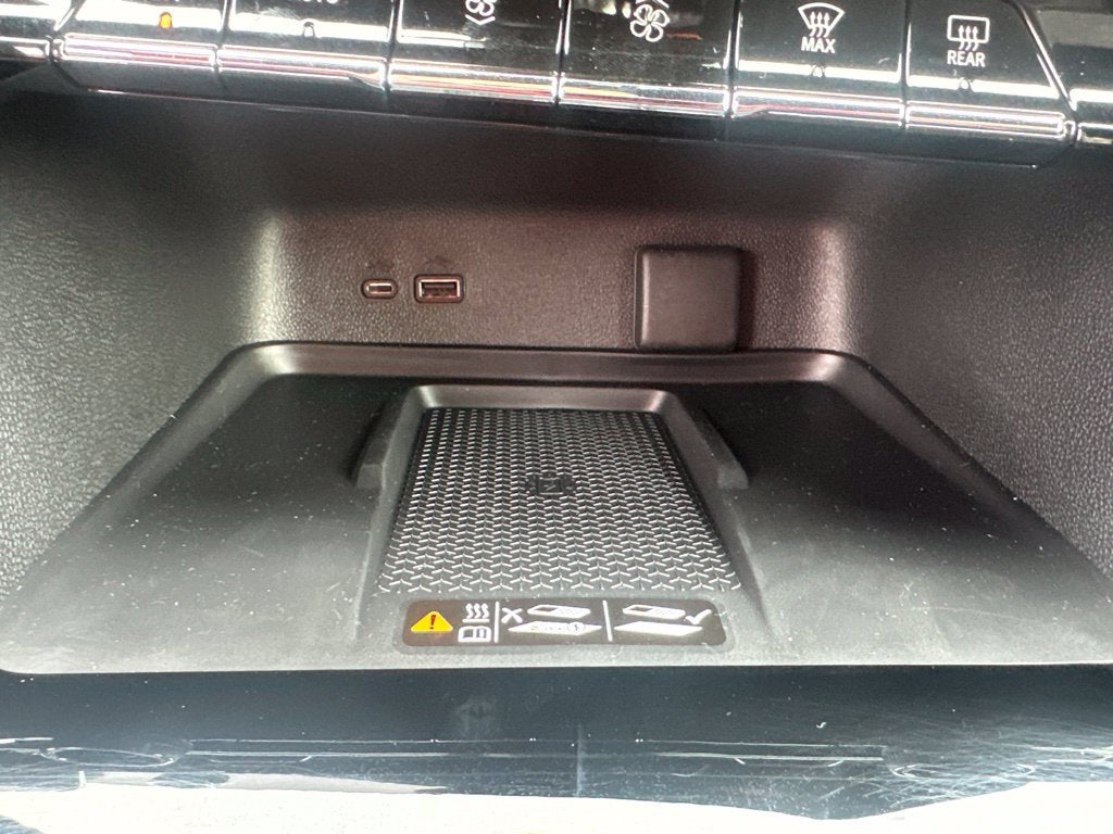 2027 Chevrolet Traverse LT - Photo 20