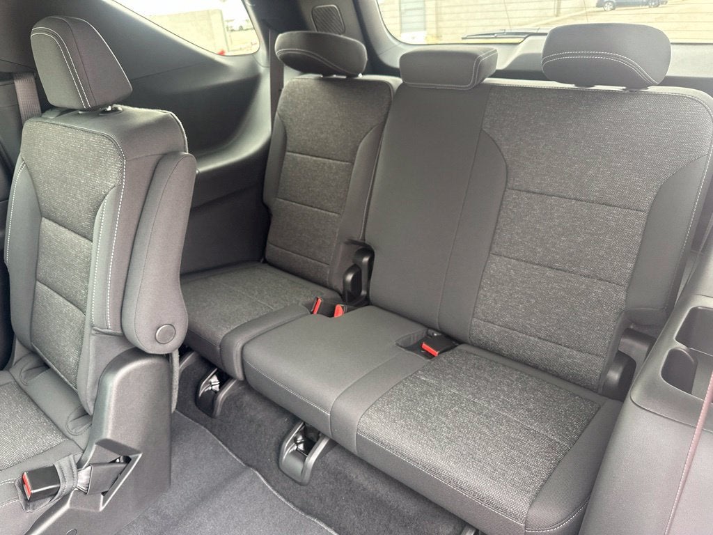 2027 Chevrolet Traverse LT - Photo 30