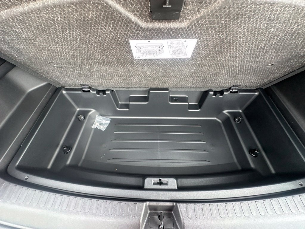 2027 Chevrolet Traverse LT - Photo 32