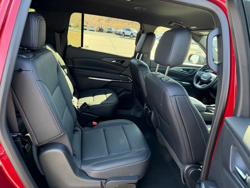2025 Chevrolet Traverse LT - Photo 17
