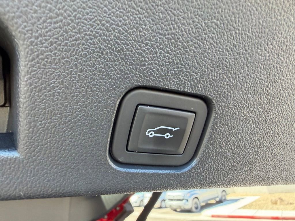 2025 Chevrolet Traverse LT - Photo 22