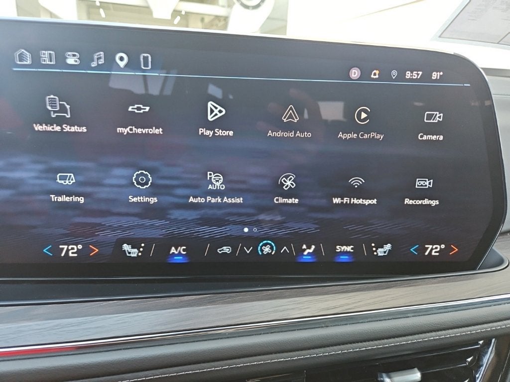 2025 Chevrolet Suburban LT