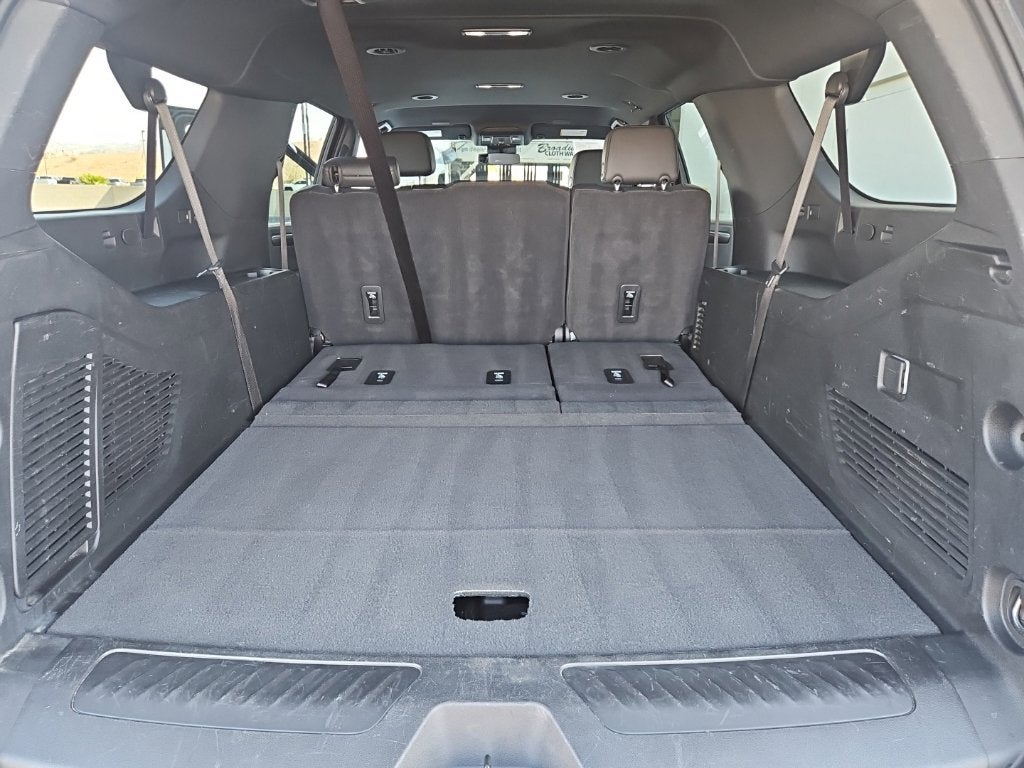 2025 Chevrolet Suburban LT