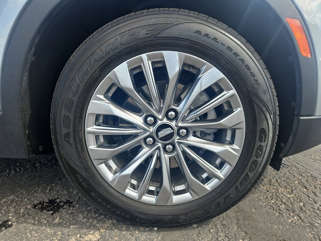 2025 Cadillac XT4 Premium Luxury