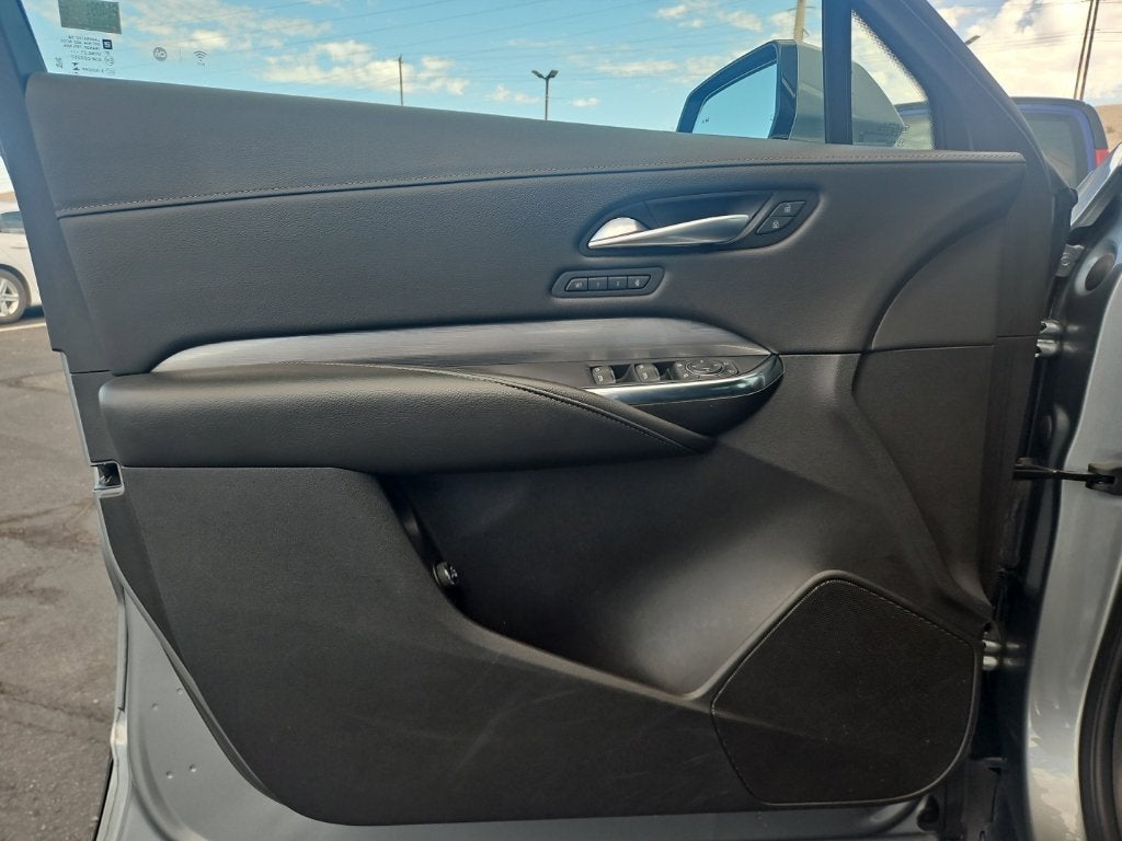 2025 Cadillac XT4 Premium Luxury
