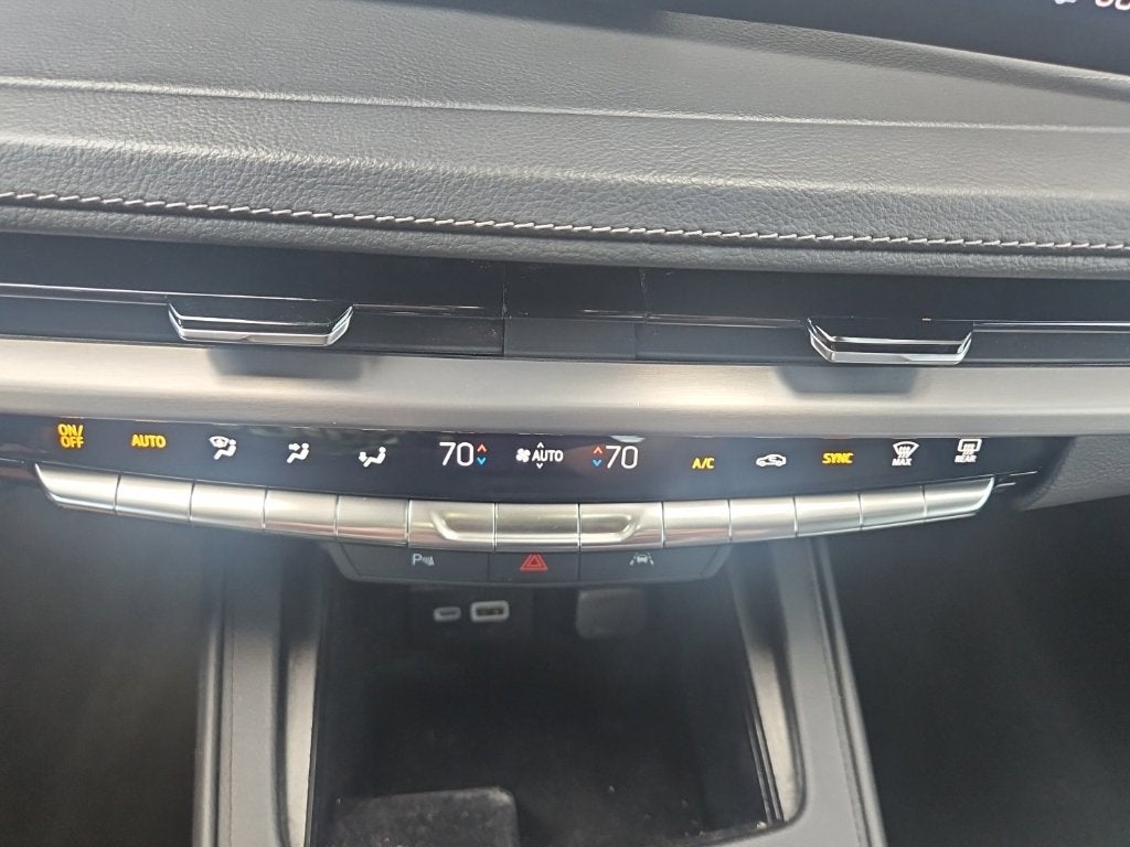 2025 Cadillac XT4 Premium Luxury