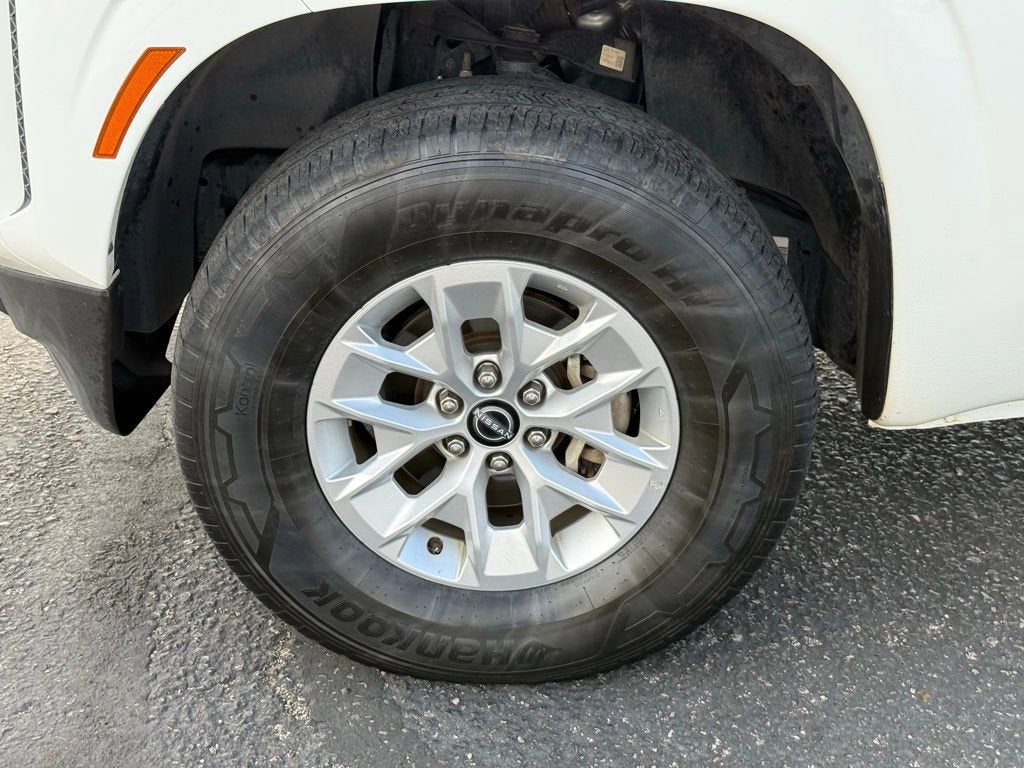 2024 Nissan Frontier SV