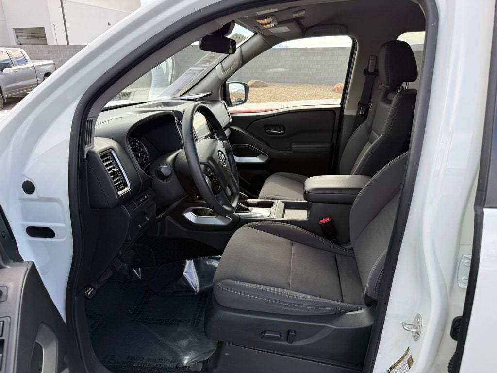 2024 Nissan Frontier SV