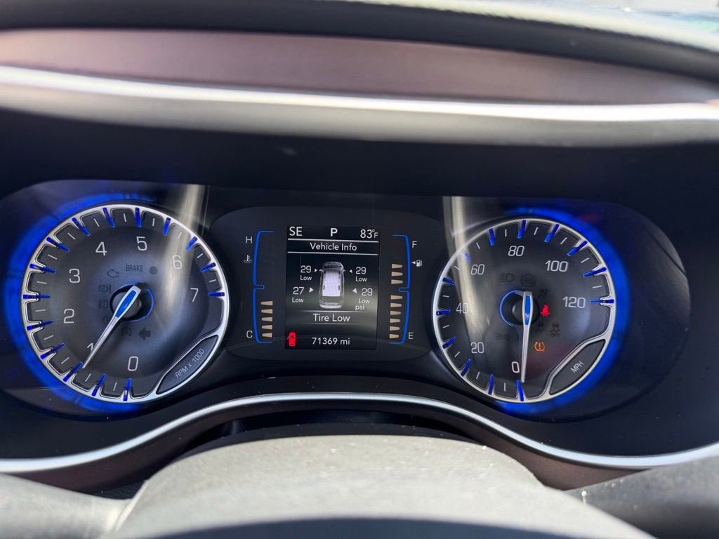 2023 Chrysler Voyager LX