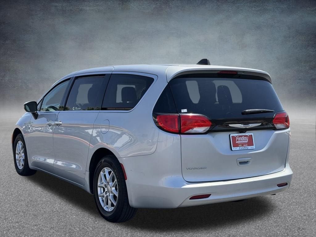 2023 Chrysler Voyager LX