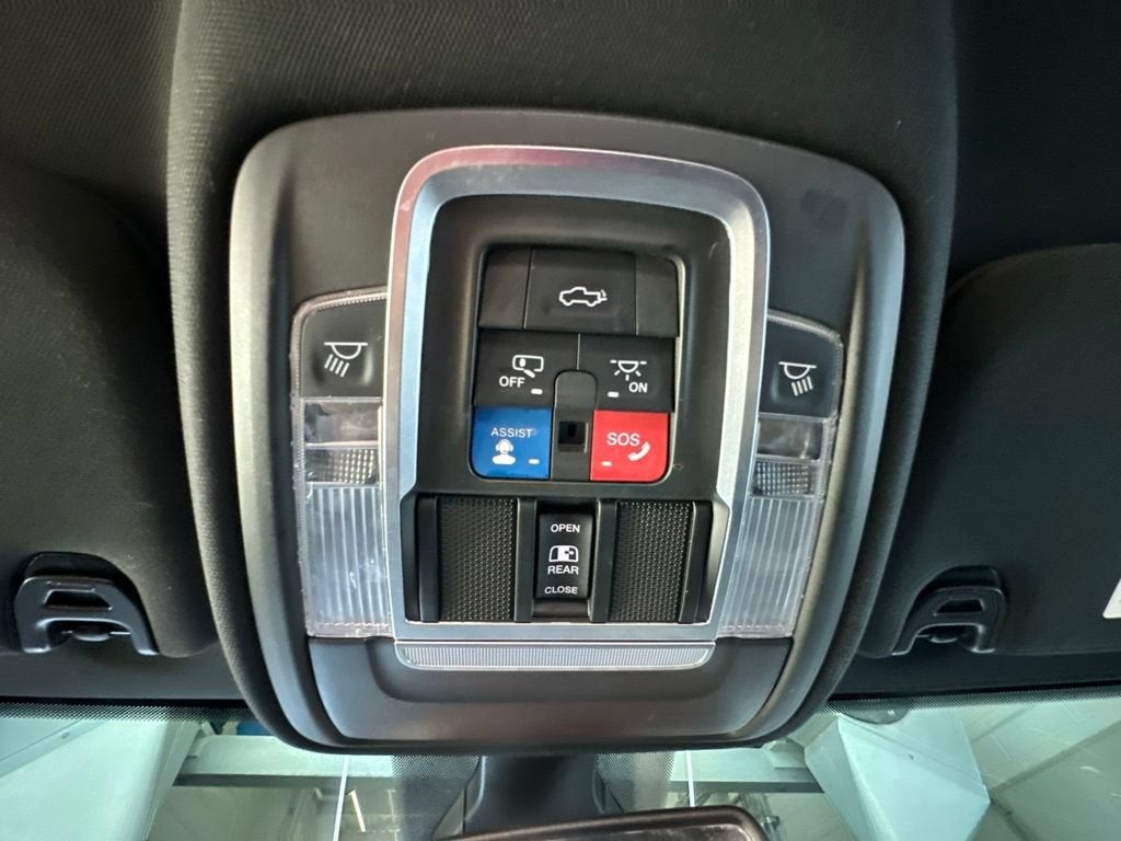 2020 RAM 2500 Laramie Crew Cab 4X4 6'4" Box