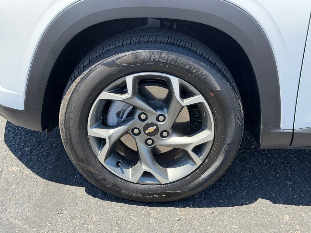 2025 Chevrolet Trax LT - Photo 11