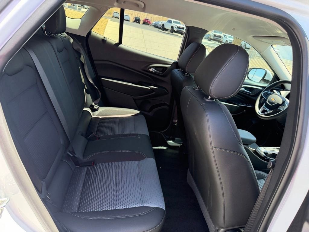 2025 Chevrolet Trax LT - Photo 16