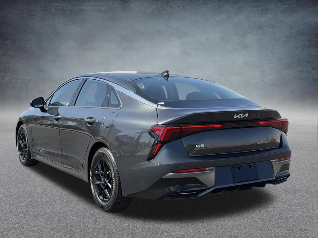 2025 Kia K5 LXS - Photo 6